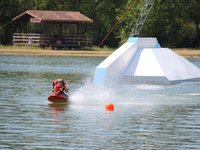 Téléski nautique de Moncontour