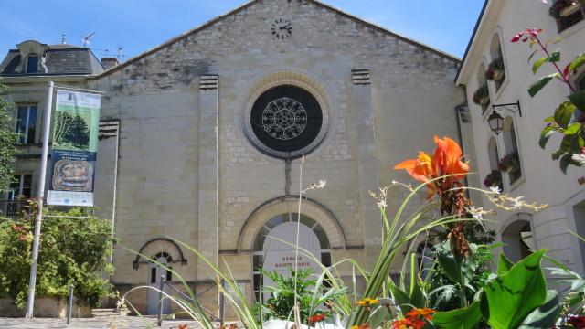 Façade de l'espace Sainte-Croix de Loudun