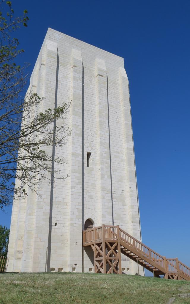 05 Tour Carrée Loudun Avril2021