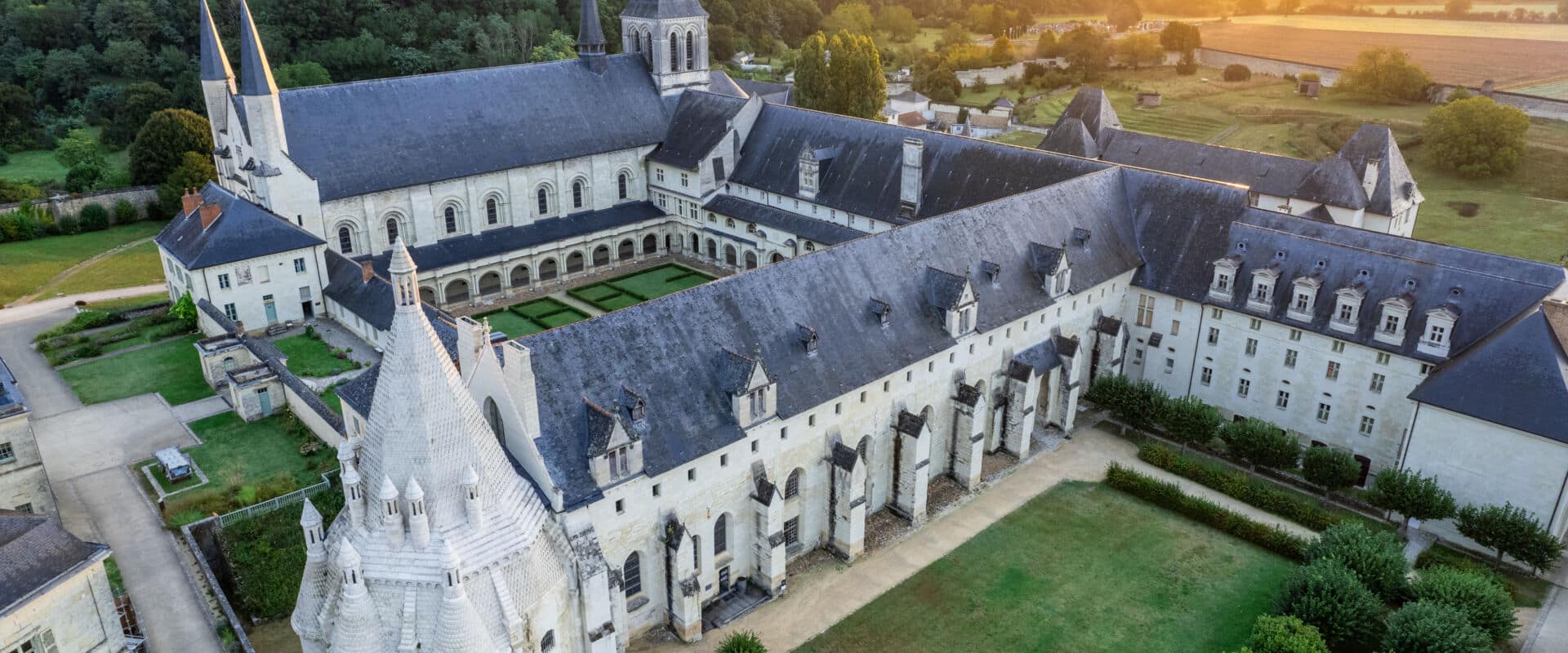 Abbaye Fontevraud en été