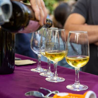 Bouteille et verres de vin