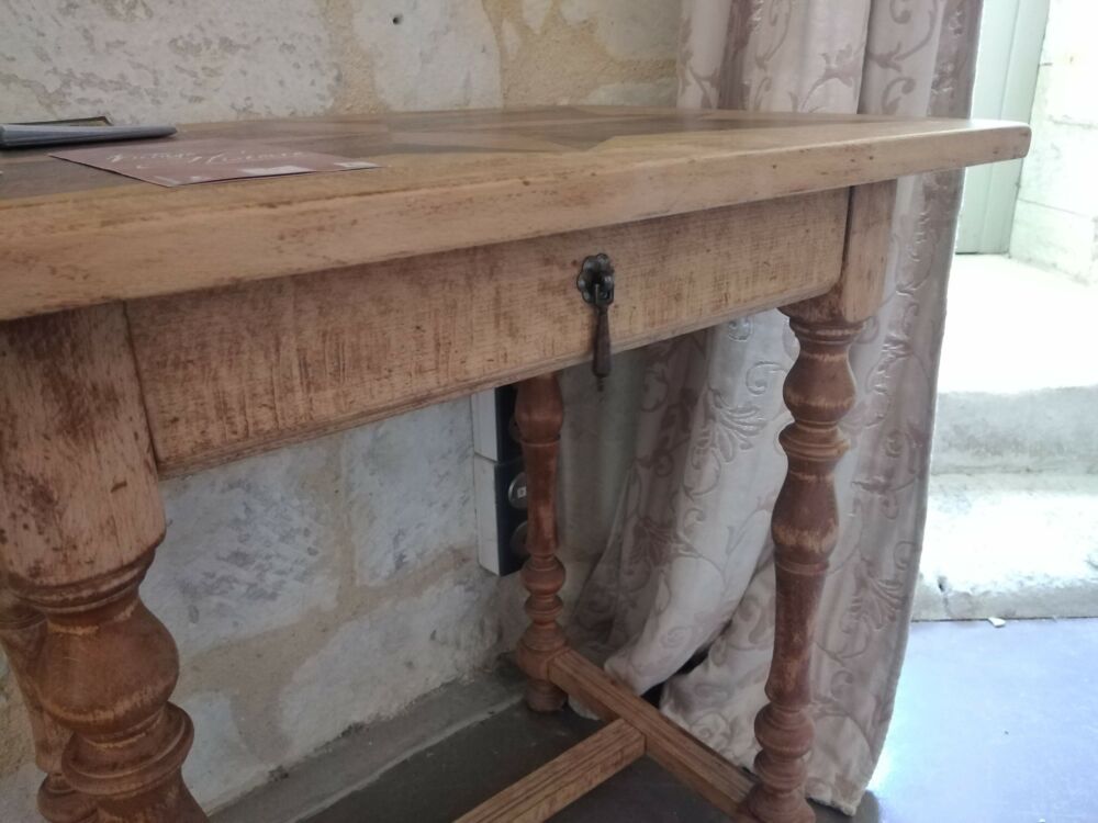 Meuble_Gite Brilhac_Château de Monts-sur-Guesnes